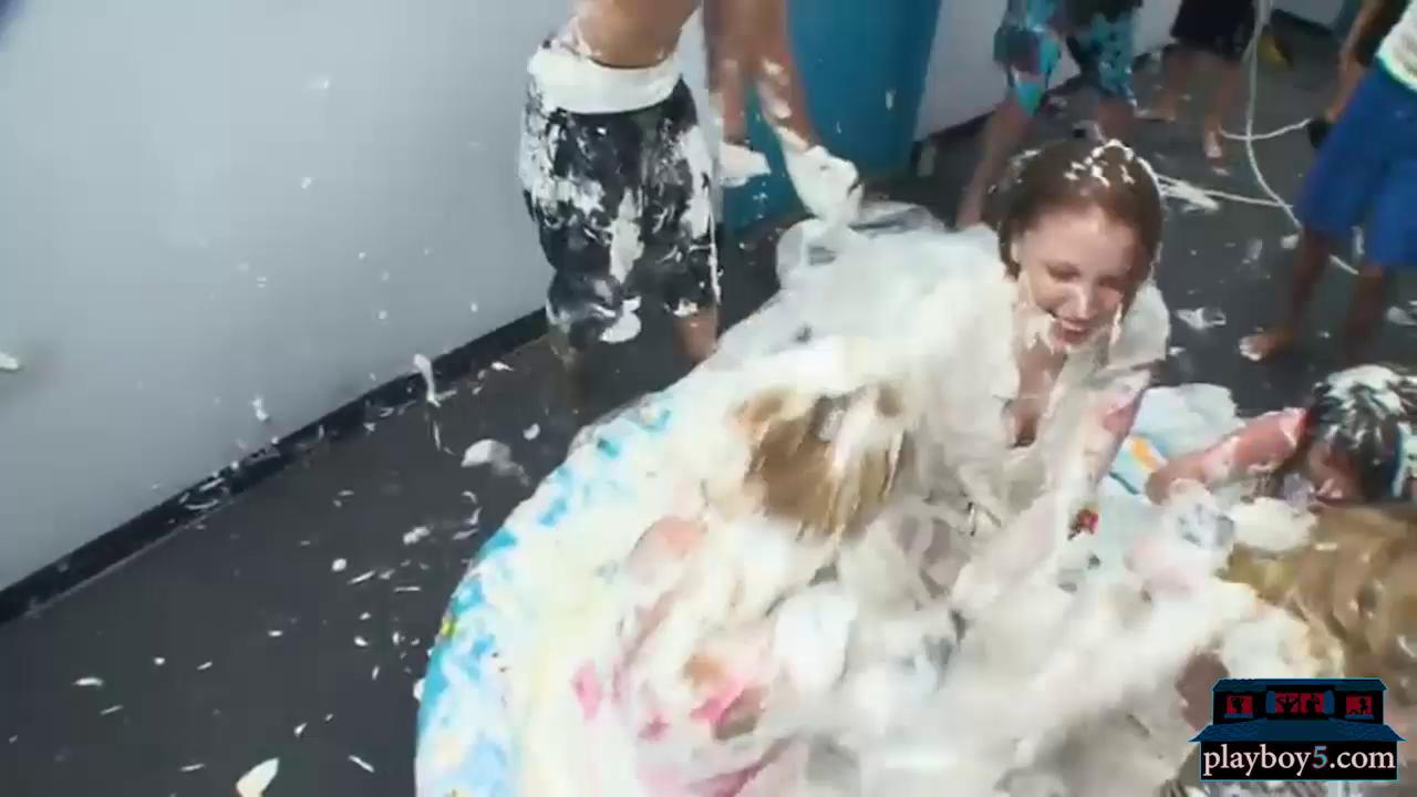 Group Party Fuck College - College teens foam party turns into group sex in a dorm room - Sunporno